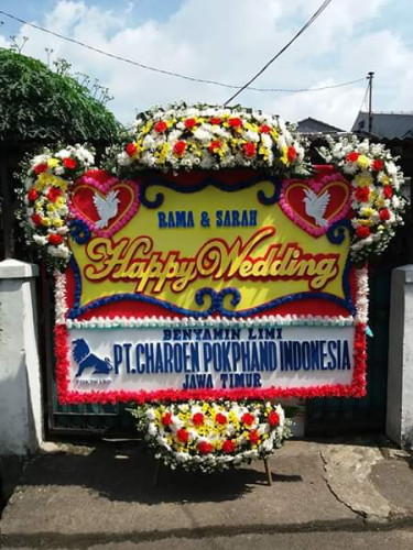 Karangan Bunga Pernikahan  di Dompu